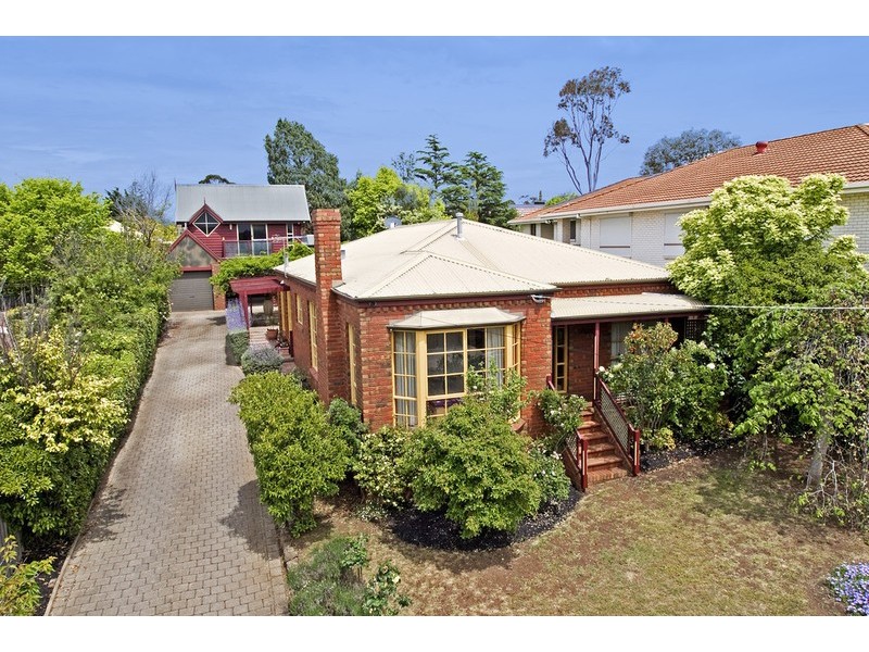 19 Caroline Street, Highton VIC 3216