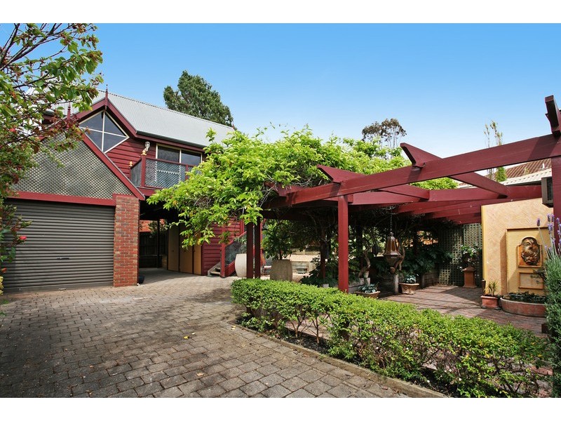 19 Caroline Street, Highton VIC 3216