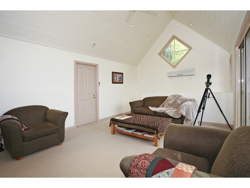 19 Caroline Street, Highton VIC 3216