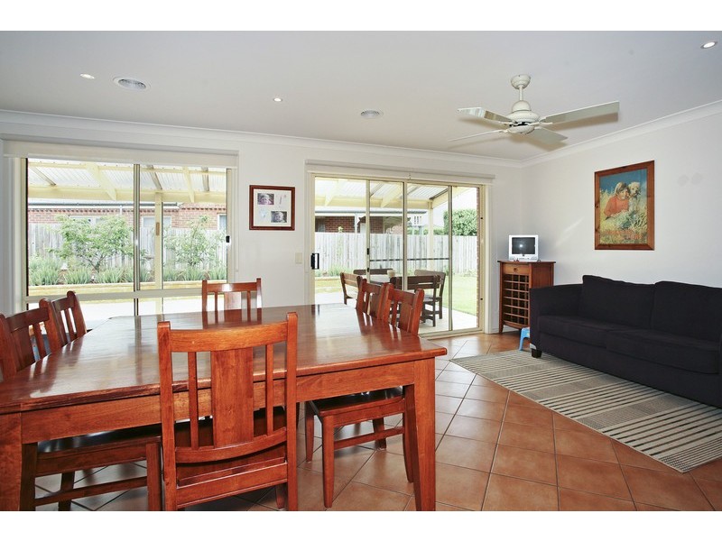 60 Mulquiney Crescent, Highton VIC 3216