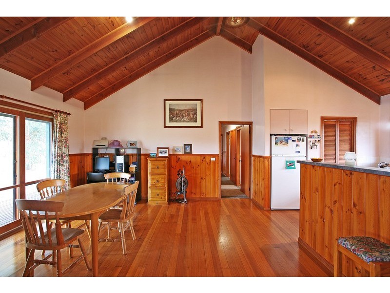 25 Lakeside Drive, Gherang VIC 3240