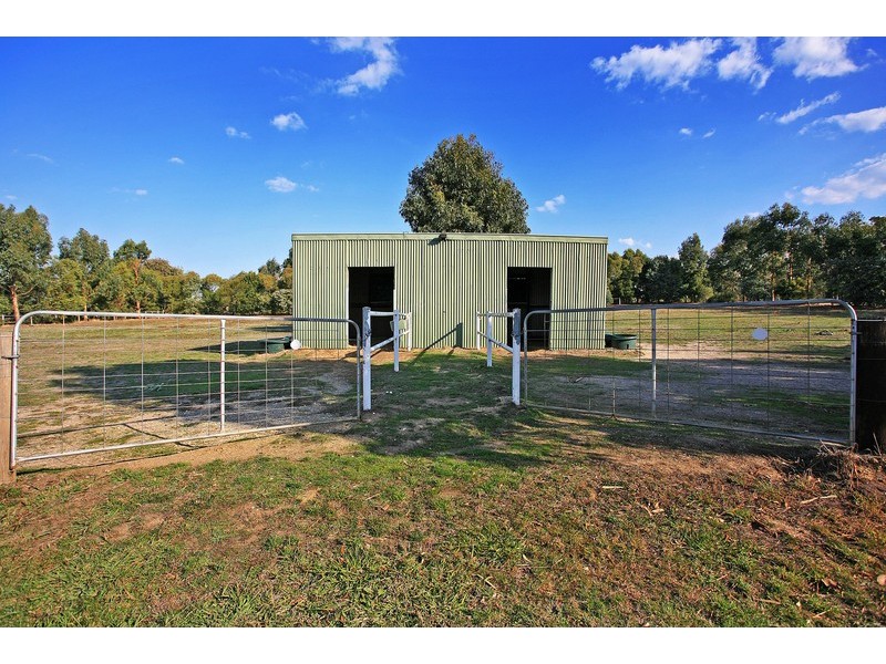 25 Lakeside Drive, Gherang VIC 3240
