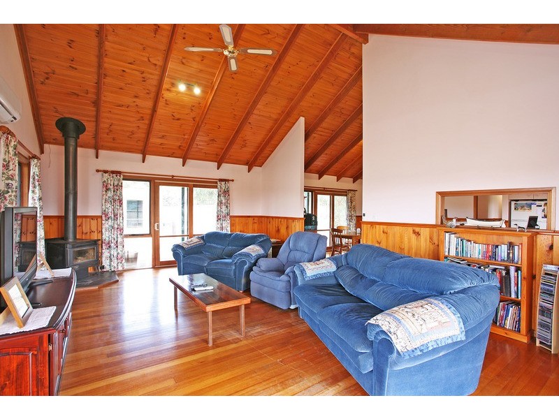 25 Lakeside Drive, Modewarre VIC 3240