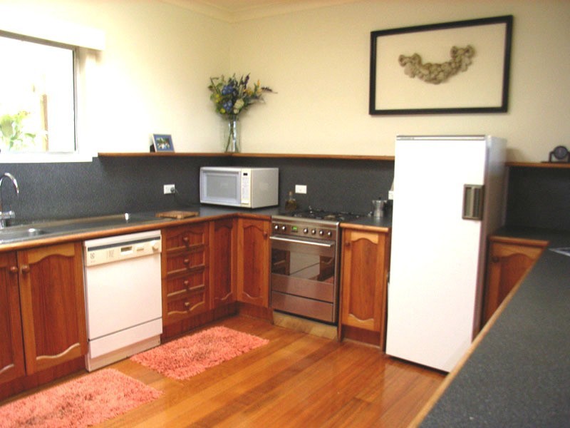 8 Charles Street, Anglesea VIC 3230