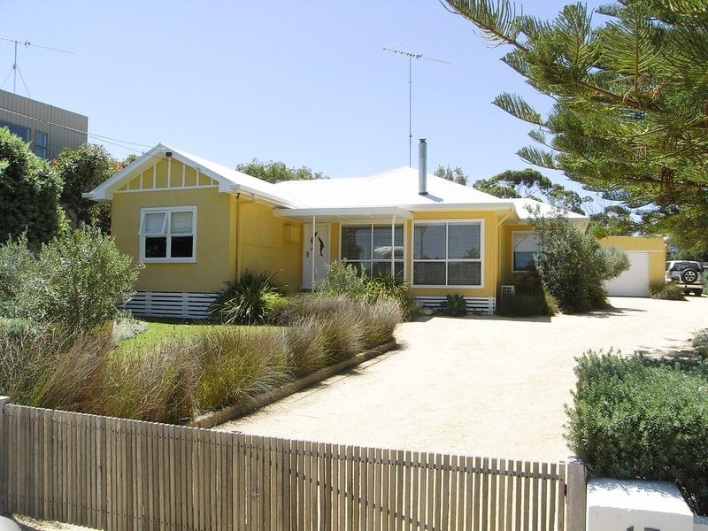 15 Ninth Avenue, Anglesea VIC 3230