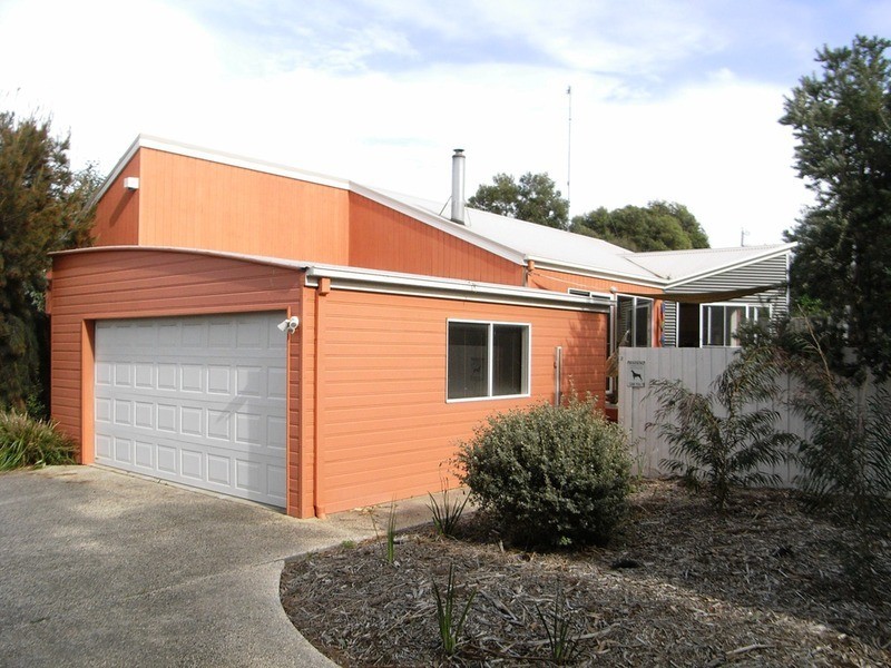2/1 Inverlochy Street, Anglesea VIC 3230