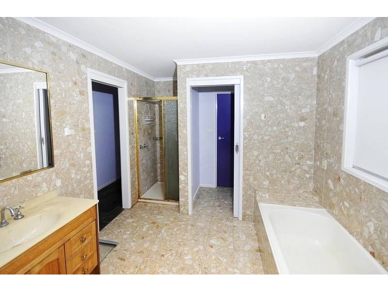 24 Bungalalli  Avenue, Clifton Springs VIC 3222