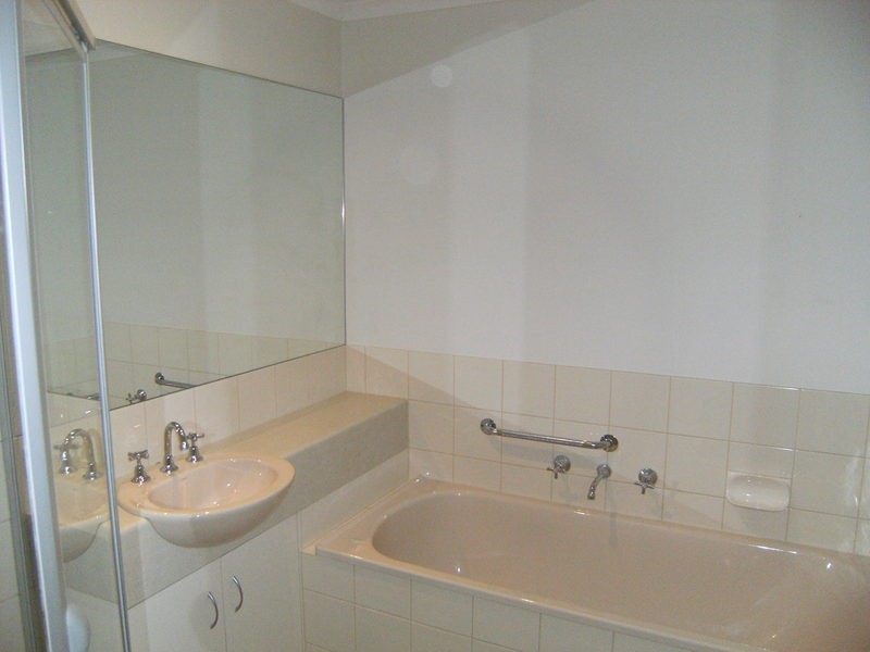 4/4 Duke Street, Drysdale VIC 3222