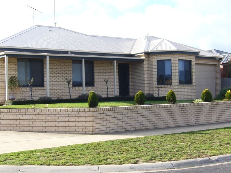 9 Nash Avenue, Drysdale VIC 3222