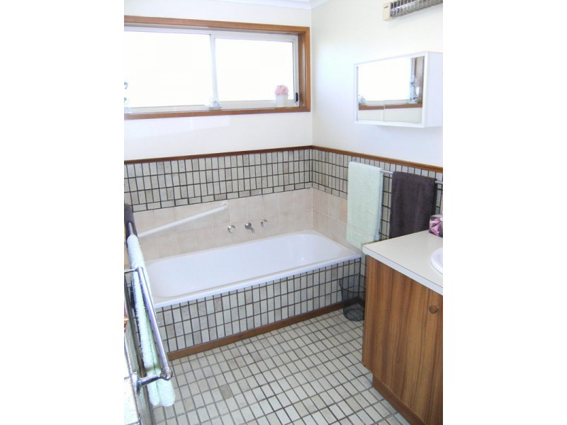 18 Tony Street, Drysdale VIC 3222
