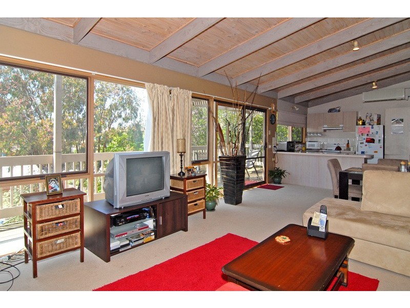 33 Whitcombes Road, Clifton Springs VIC 3222