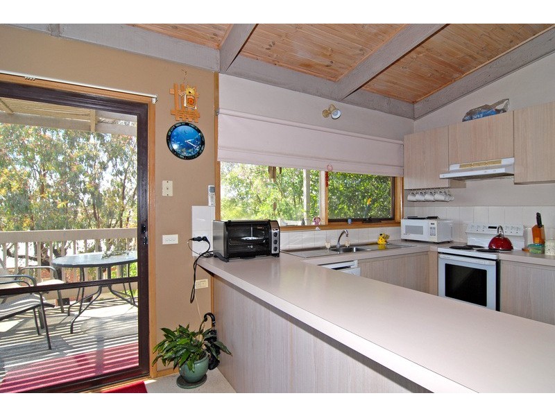 33 Whitcombes Road, Clifton Springs VIC 3222