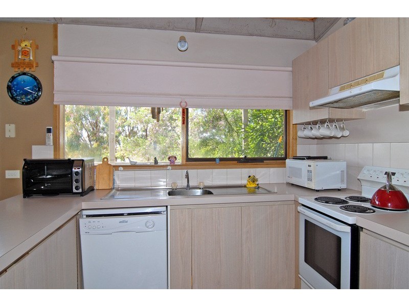 33 Whitcombes Road, Clifton Springs VIC 3222
