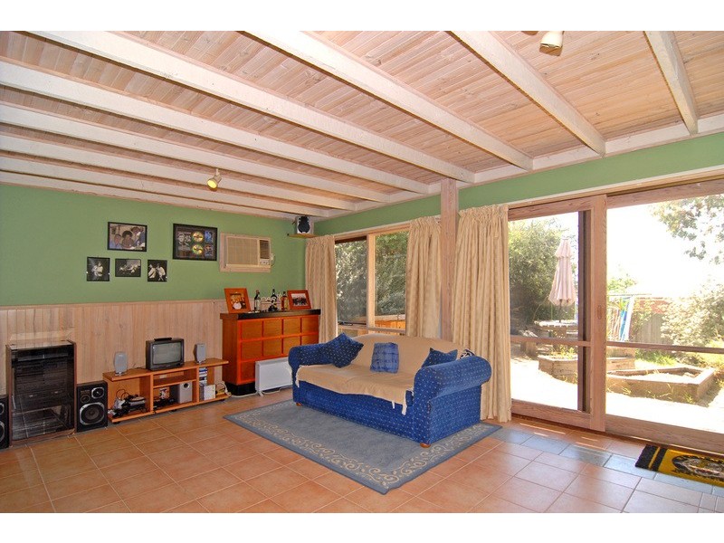 33 Whitcombes Road, Clifton Springs VIC 3222