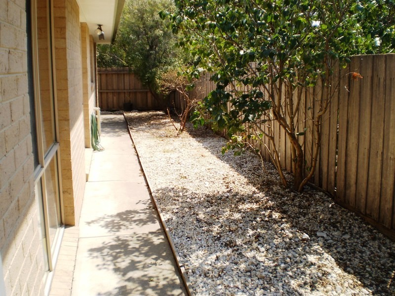 2/17 Tony Street, Drysdale VIC 3222