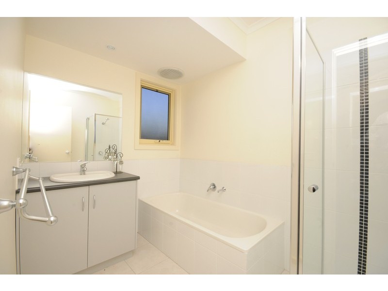 2/38 Maraboora Avenue, Clifton Springs VIC 3222