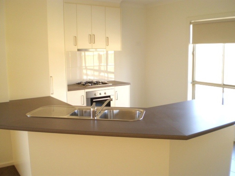 2/28  Carolanne Drive, Drysdale VIC 3222