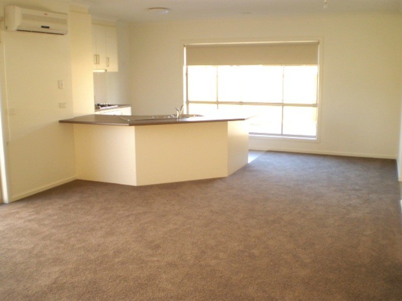 2/28  Carolanne Drive, Drysdale VIC 3222