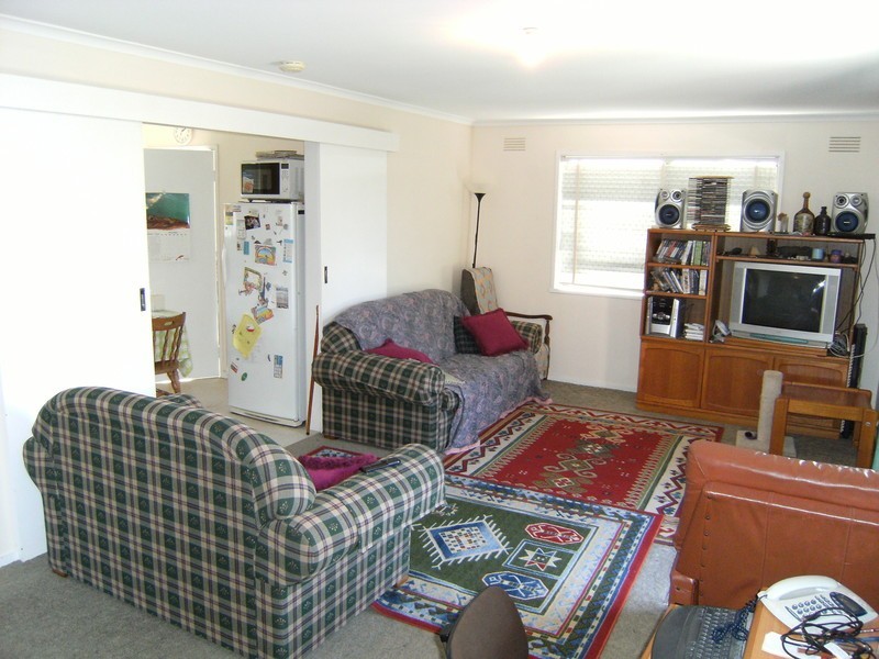 42 Mouchmore Avenue, St Leonards VIC 3223