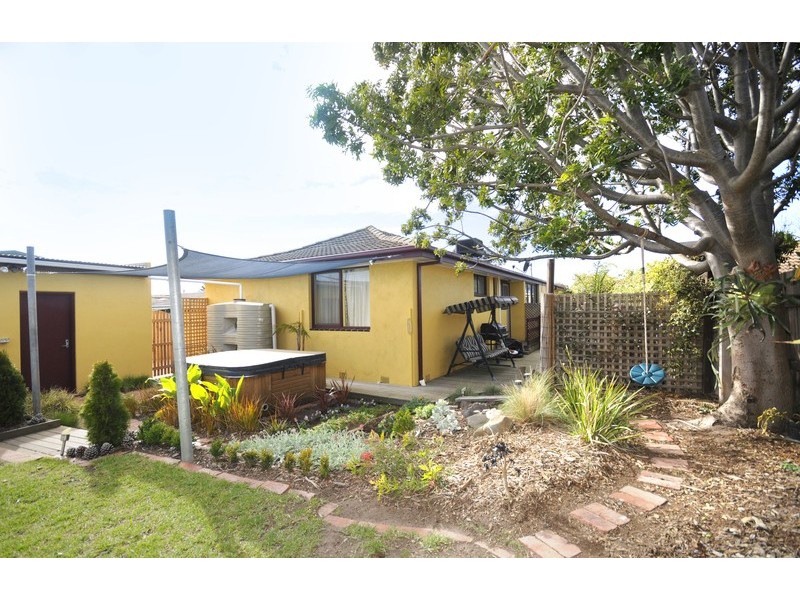 18 Bunganowee Drive, Clifton Springs VIC 3222