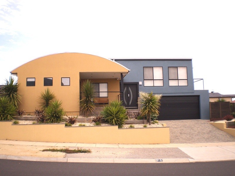 2-4 Bayvista Parade, Drysdale VIC 3222