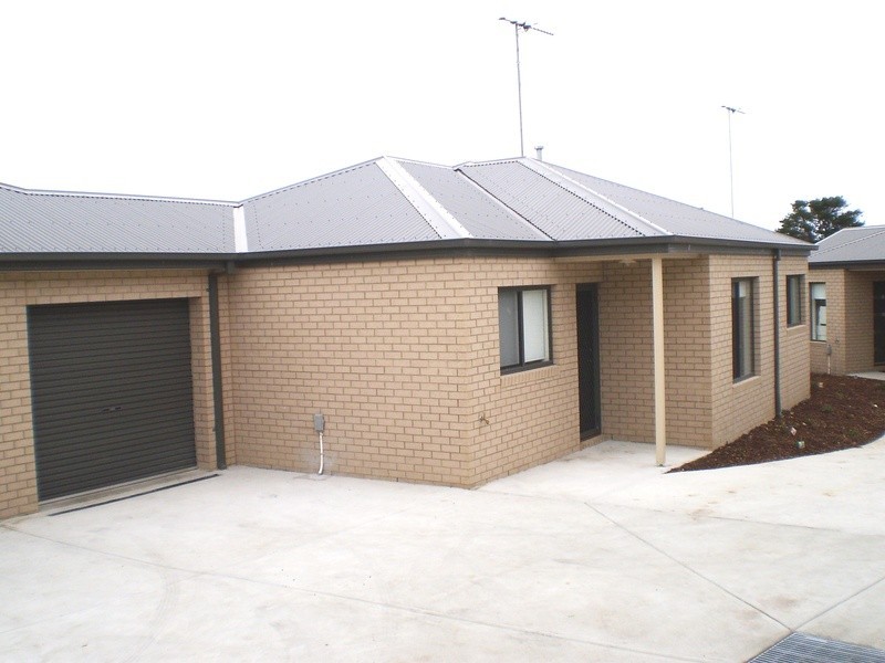 2/31 Boonderabbi Drive, Clifton Springs VIC 3222