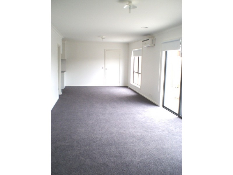 2/31 Boonderabbi Drive, Clifton Springs VIC 3222