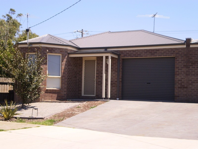 6 De Vere Court, Belmont VIC 3216