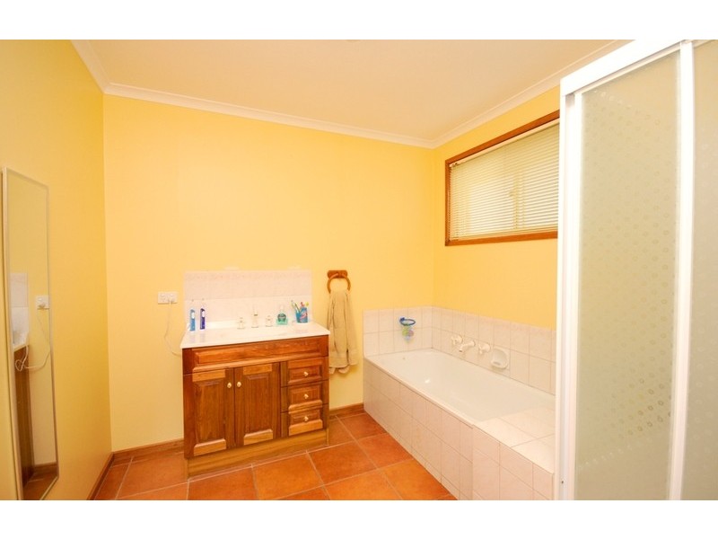 60 Rebecca Drive, Leopold VIC 3224