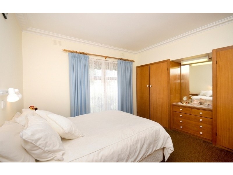 2 Breadalbane Street, Newcomb VIC 3219