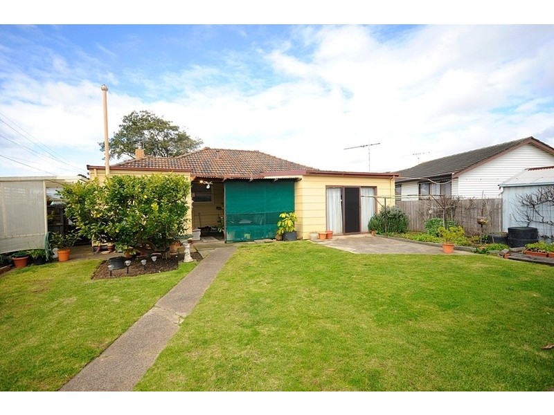 2 Breadalbane Street, Newcomb VIC 3219