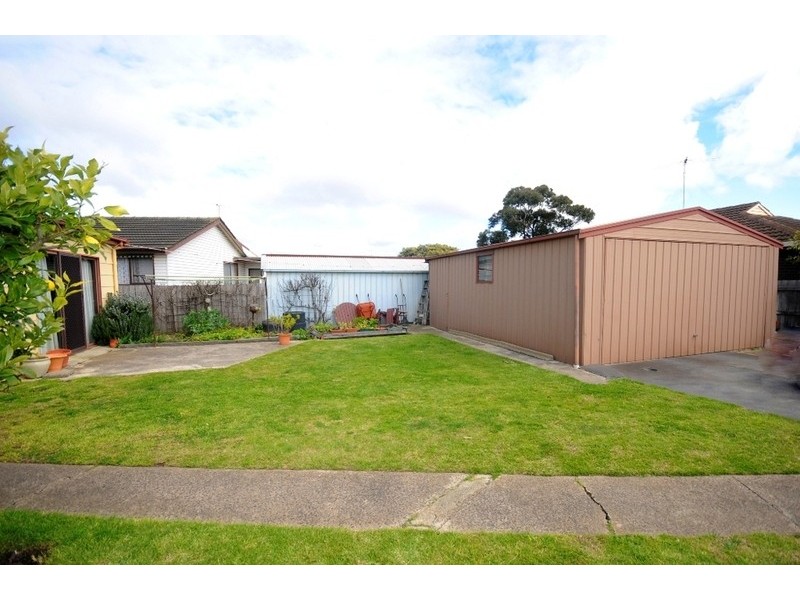 2 Breadalbane Street, Newcomb VIC 3219