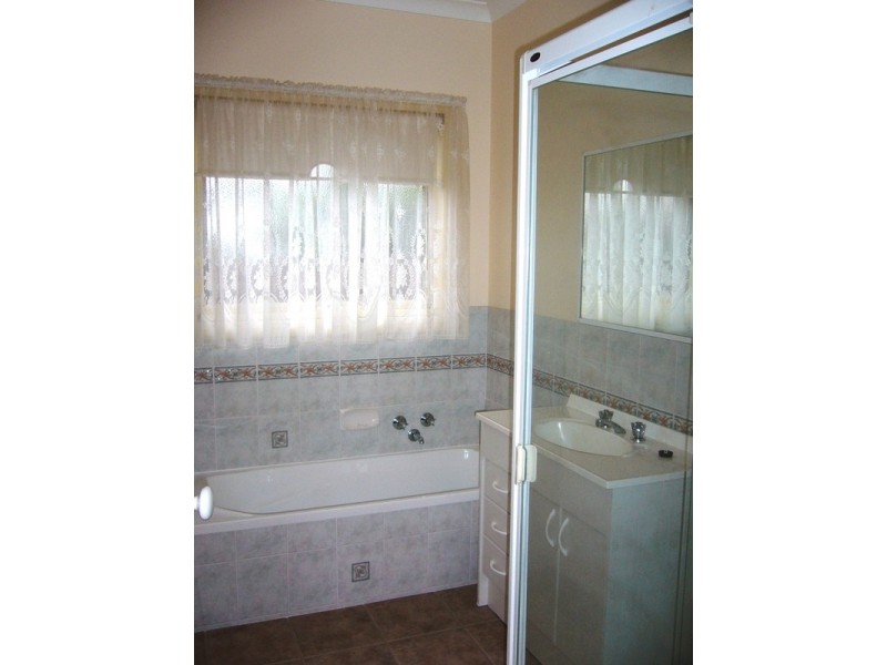 2/27 Carolanne Drive, Drysdale VIC 3222