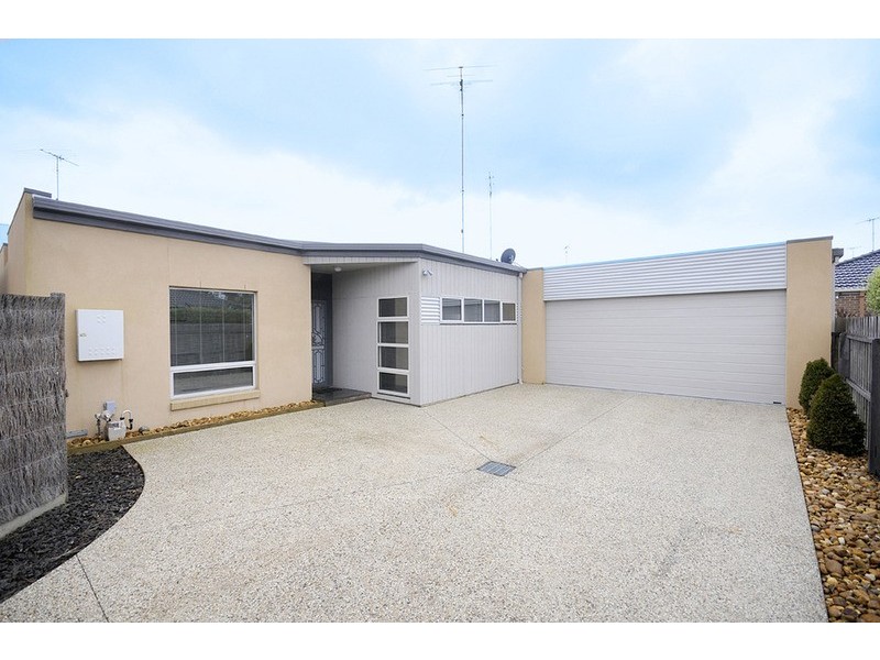 2/10 Marsh Court, Drysdale VIC 3222