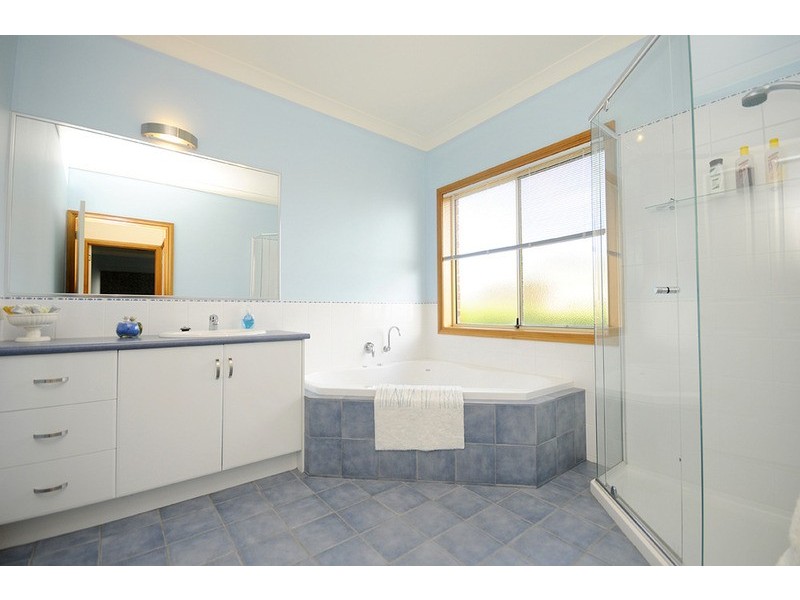 13 Balmoral Gardens, Leopold VIC 3224