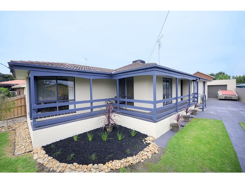 18 Bunganowee Drive, Clifton Springs VIC 3222