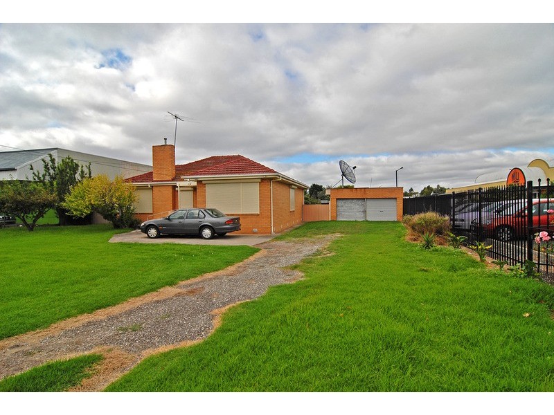 118 Bellarine Highway, Newcomb VIC 3219