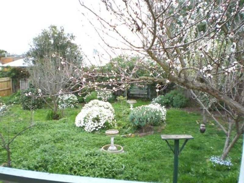 8 Gwinganna Drive, Clifton Springs VIC 3222