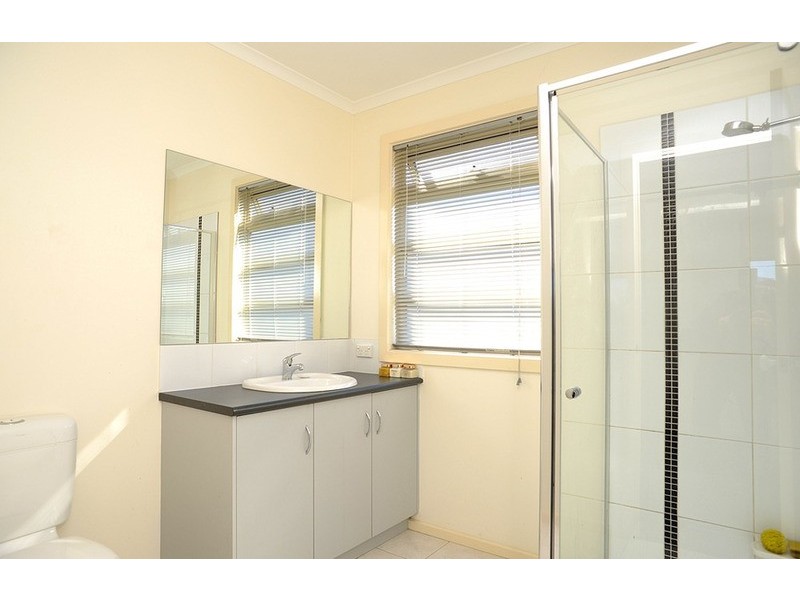 2/38 Maraboora Avenue, Clifton Springs VIC 3222