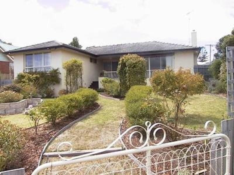 11 Bukatilla Avenue, Clifton Springs VIC 3222