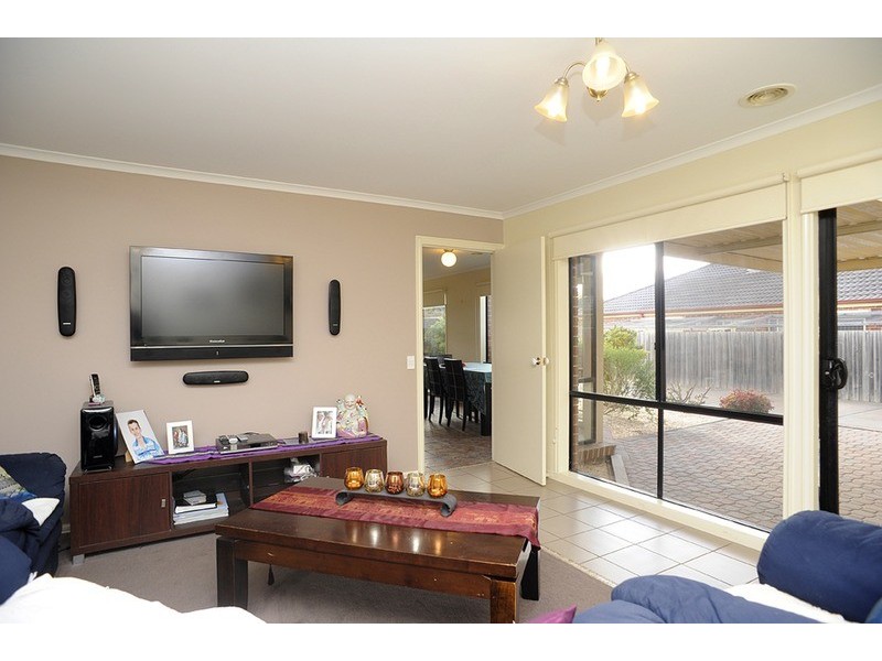 9 Alcott Road, St Albans Park VIC 3219