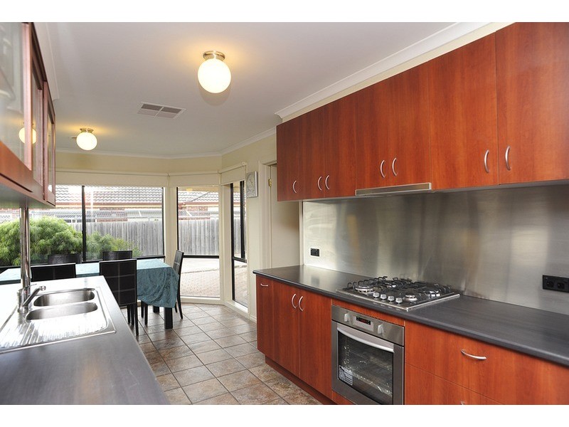 9 Alcott Road, St Albans Park VIC 3219