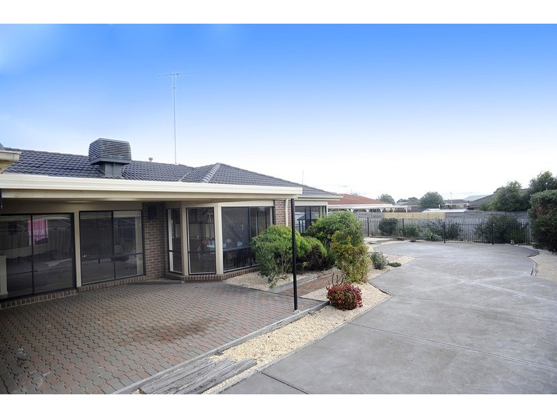 9 Alcott Road, St Albans Park VIC 3219