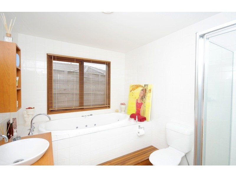 11 Moonaree Road, Leopold VIC 3224