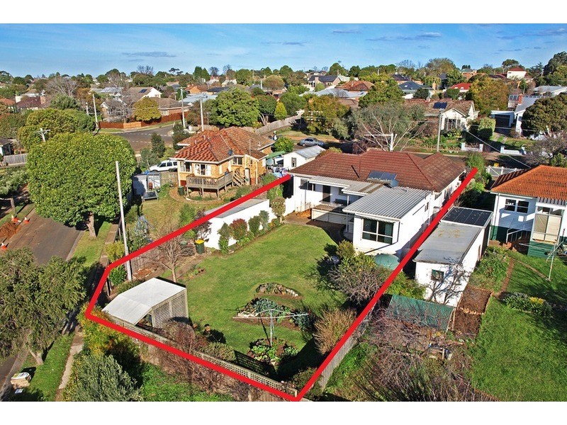 76 Shackleton Street, Belmont VIC 3216