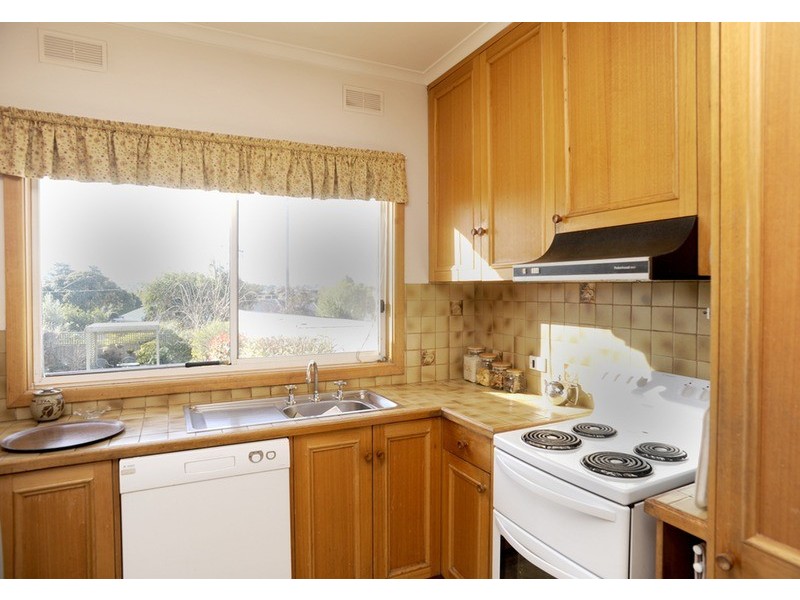 76 Shackleton Street, Belmont VIC 3216