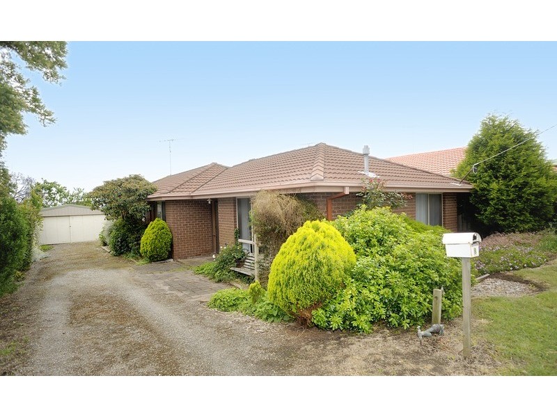 8 Narawi Avenue, Clifton Springs VIC 3222