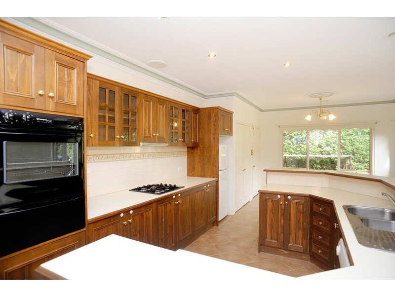 23 Huon  Crescent, Leopold VIC 3224