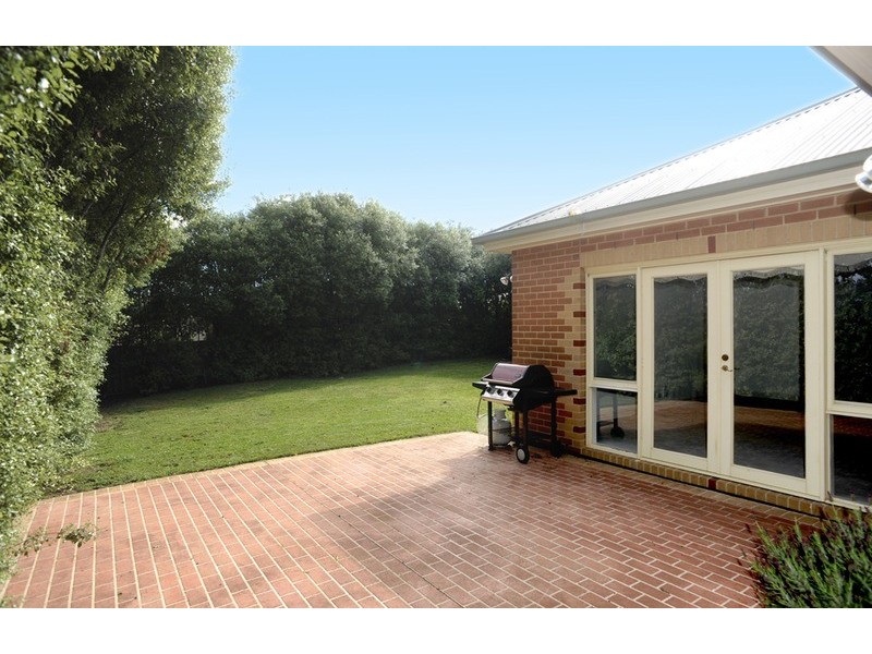 23 Huon  Crescent, Leopold VIC 3224