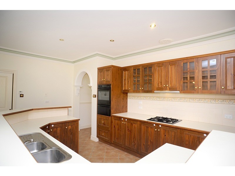 23 Huon  Crescent, Leopold VIC 3224